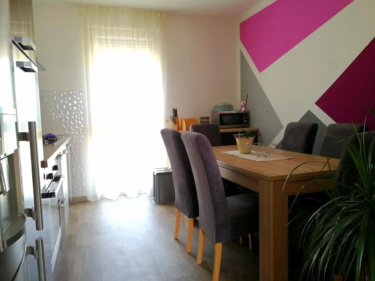 Apartment Harmony Pula 0*,  Croatia